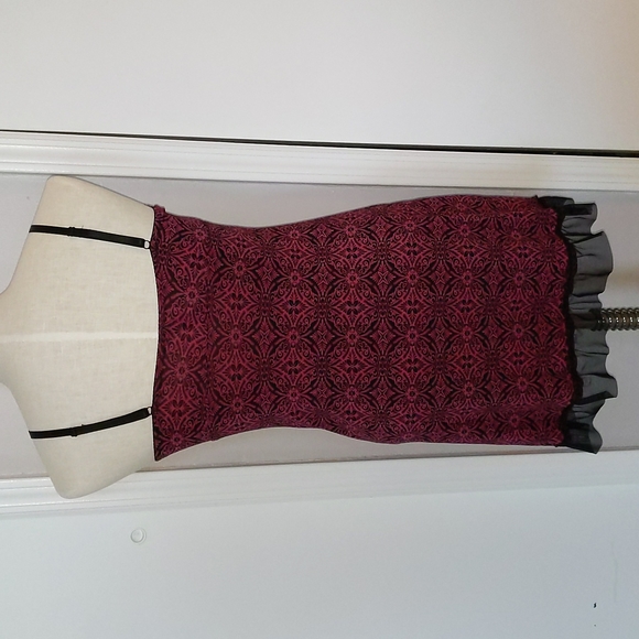 Pink and Black Slip - Picture 5 of 5